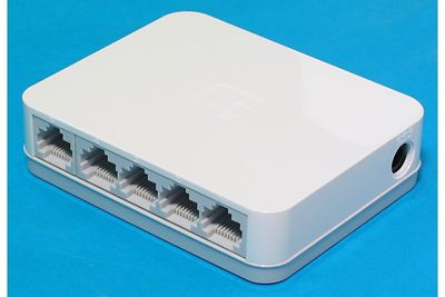 5-PORT GIGABIT EASY DESKTOP SWITCH 5-PORT GIGABIT EASY DESKTOP SWITCH
