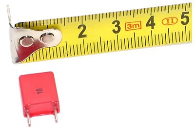 POLYESTER CAPACITOR 3,3nF 400V R7,5