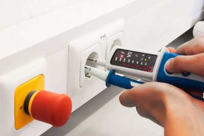 PeakTech 1095 VOLTAGE TESTER AC/DC 12-690V, LED, TUV/GS