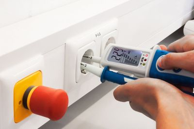 PeakTech 1090 VOLTAGE TESTER AC/DC 6-690V, LCD, TUV/GS